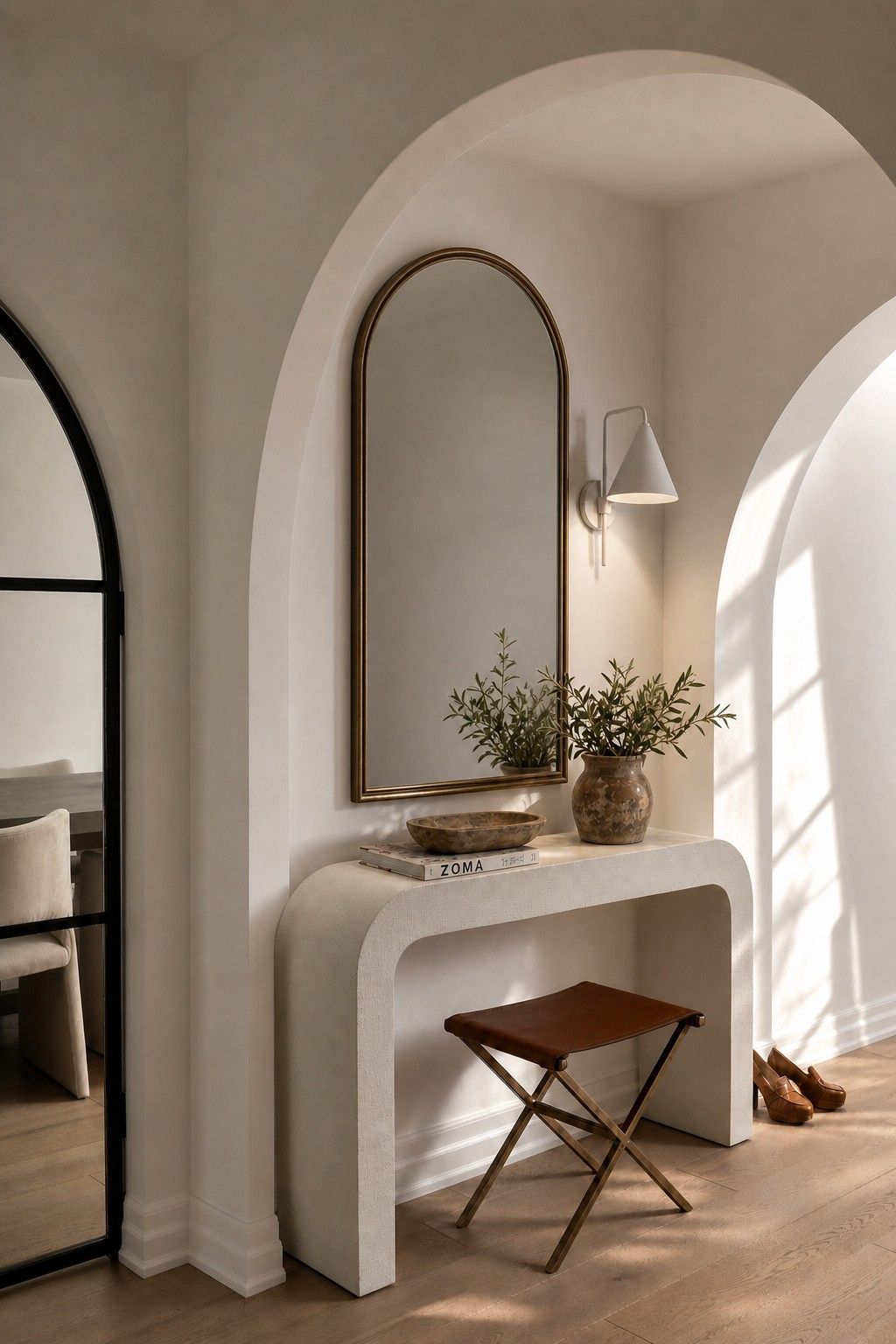 Arched entry and console — Curvilinear Forms, Greater Toronto Area — interior design by RZ Interiors