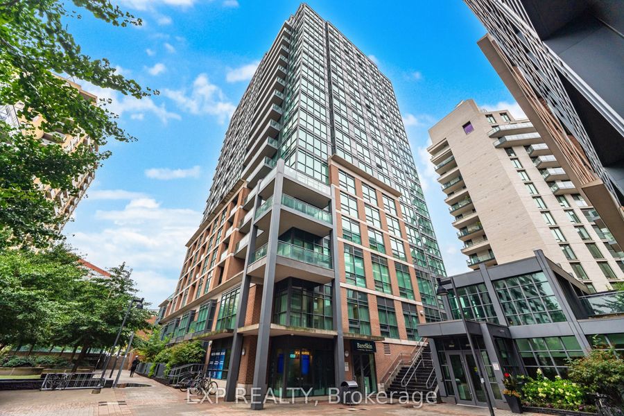 The Courtyard Tower — Queen West, Toronto · Full-gut refurbishment, interior design by RZ Interiors